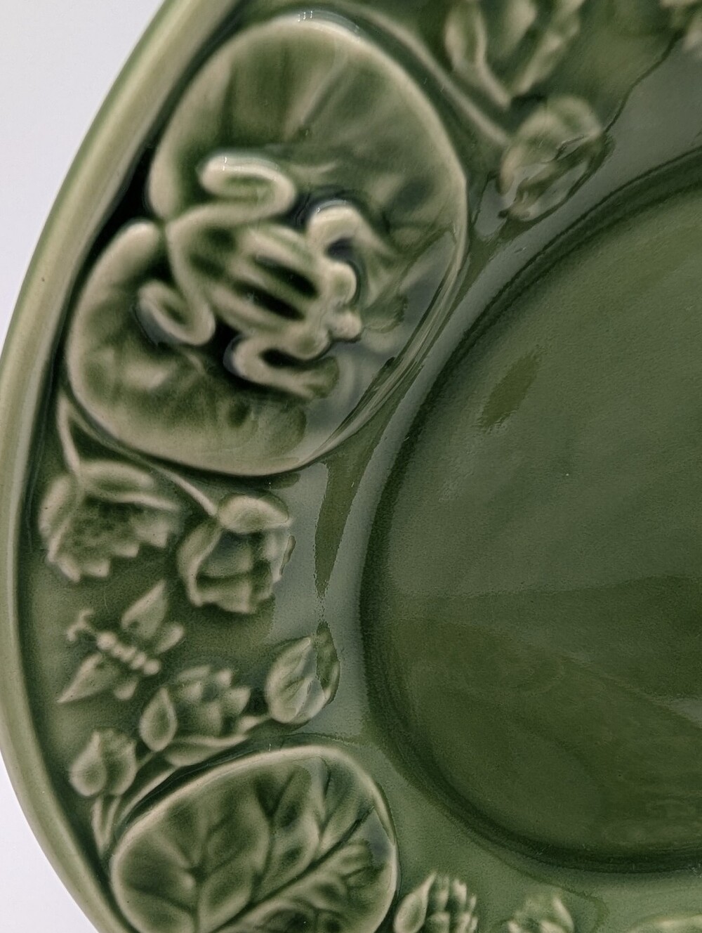 Vintage Bordallo Pinheiro Portugal Frog Service Ceramic Plates - Set Of 2 - Picture 3 of 5